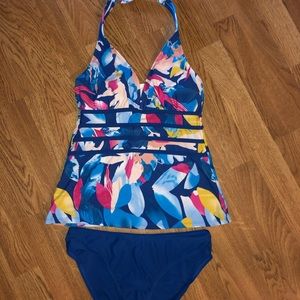 Woman’s small 2 piece swimsuit